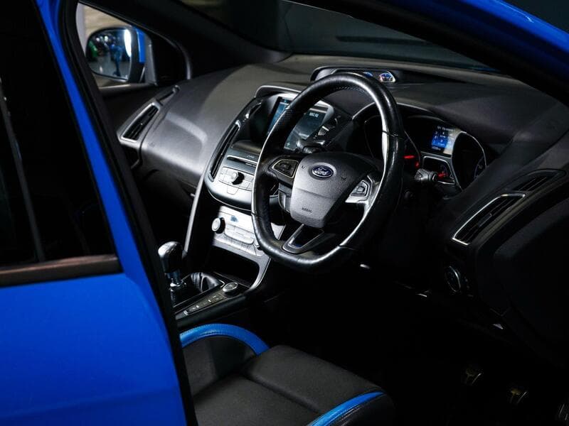 2017 Ford Focus - Thumbnail 17