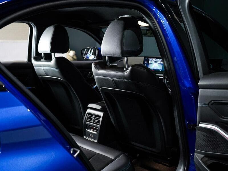 2023 BMW 3 Series - Thumbnail 51
