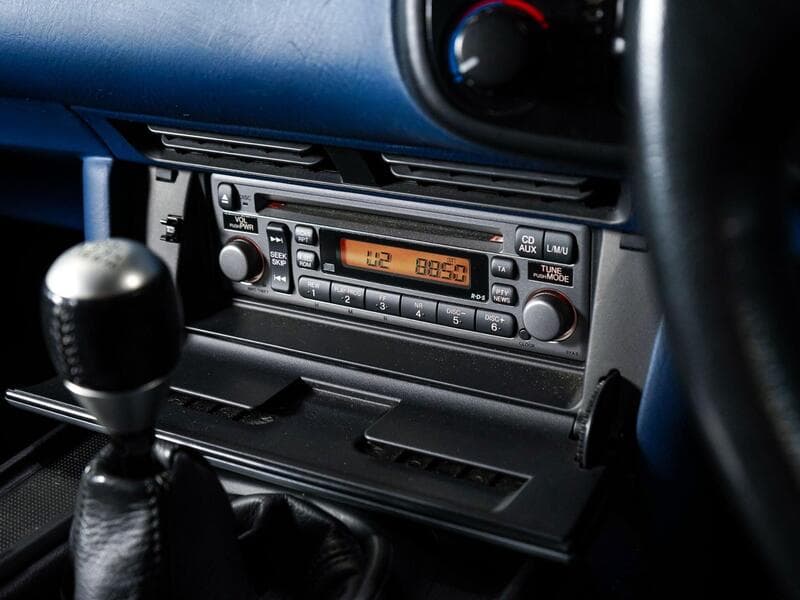 2004 Honda S2000 - Thumbnail 37