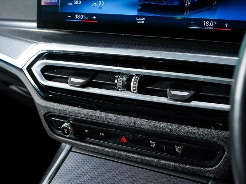 2023 BMW 3 Series - Thumbnail 25