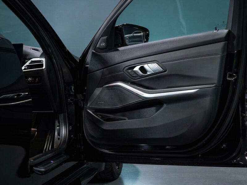 2025 BMW M3 - Thumbnail 19