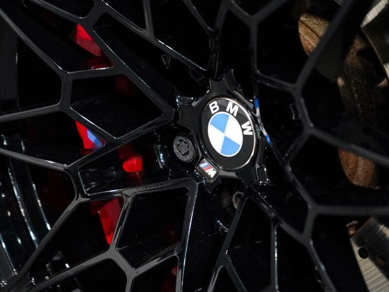 2025 BMW M3 - Thumbnail 41