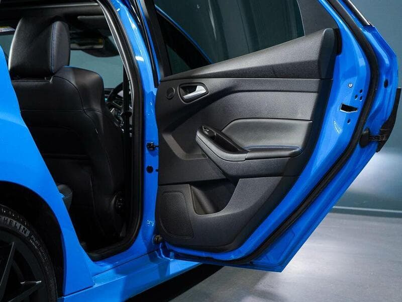 2016 Ford Focus - Thumbnail 24